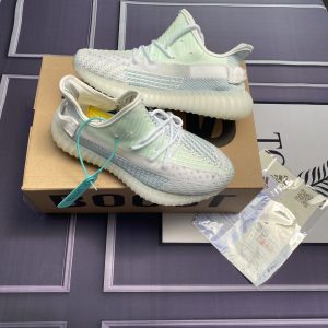fake yeezy 350v2 in maxluxes.com