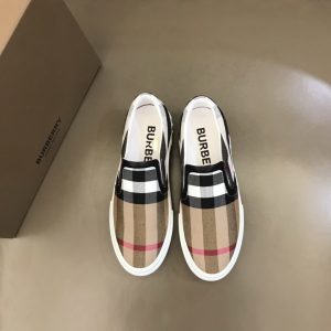 Burberry casual shoe