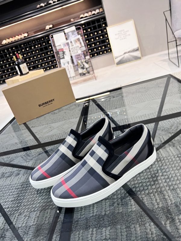 Burberry casual shoe