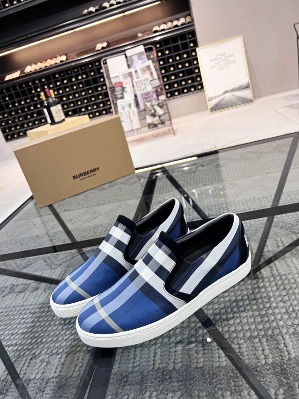 Burberry casual shoe