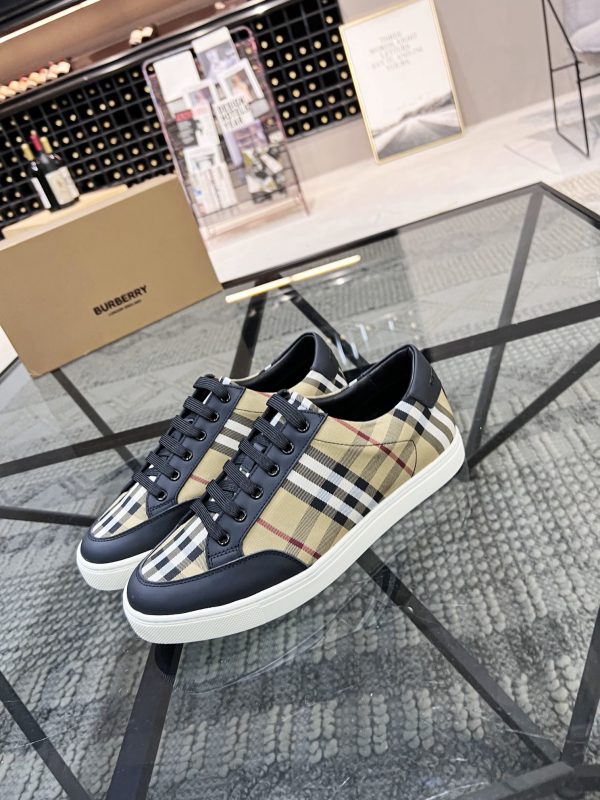 Burberry casual shoe