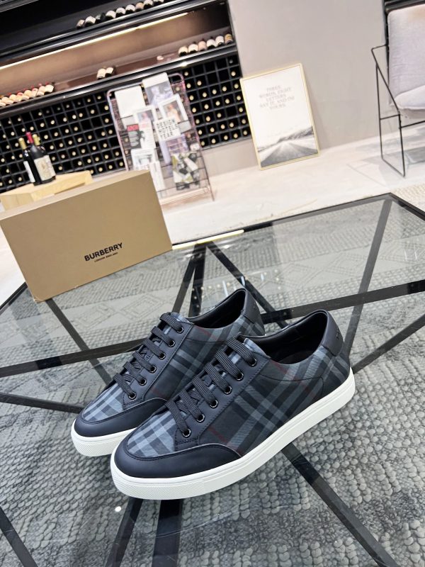 Burberry casual shoe