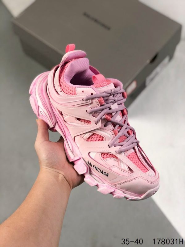 BALENCIAGA  Triple S