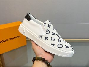 QC Size 42 Louis Vuitton Trainer (TOP QUALITY, 1:1 Rep lica, from