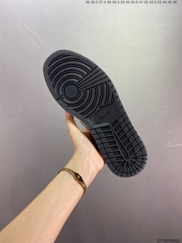 i1664042633_4813_6.jpg Travis Scott x Air Jordan 1 Reverse Mocha