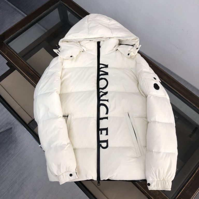 How Moncler has grown from a niche skiwear brand to a global luxury brand in the past 14 years; 1:1 replica from original factory on Maxlxues