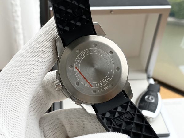 i1602179590_8891_7.jpg IWC Ocean collection