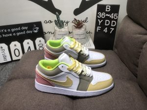 Air Jordan 1 Mid AJ1