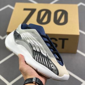 Yeezy 700V3   Azael