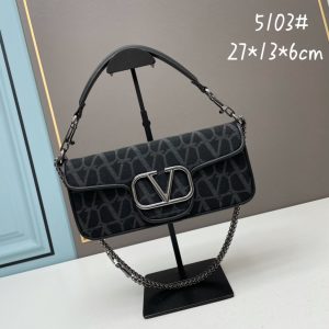 Valentino Garavani 2023 early spring