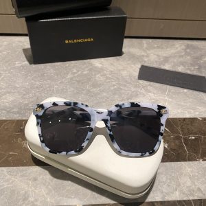 Balenciaga Fun Twisted Legs BB0283