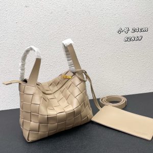 [BV] BottegaVeneta woven bag