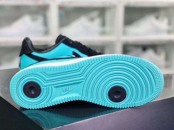 Tiffany & Co. x Nike Air Force 1 Low SPFriends and Family
