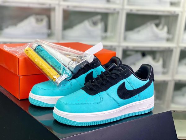 Tiffany & Co. x Nike Air Force 1 Low SPFriends and Family