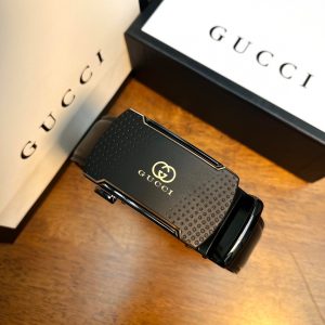 Gucci's frosted automatic buckle belt