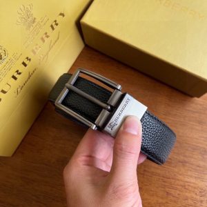 Burberry pin buckle belt