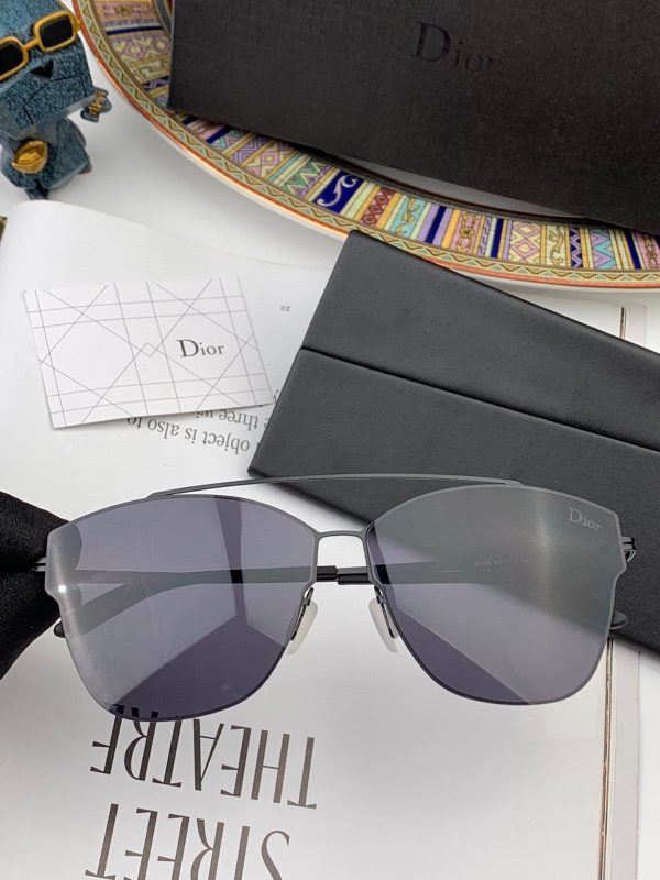 i1681048449_5683_4.jpg Dior couple's sunglasses