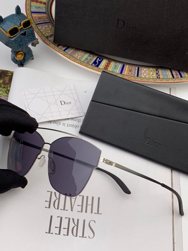 i1681048449_7540_5.jpg Dior couple's sunglasses