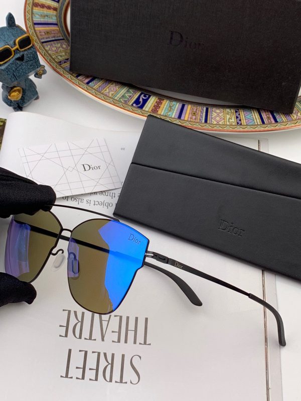 i1681048449_7596_6.jpg Dior couple's sunglasses
