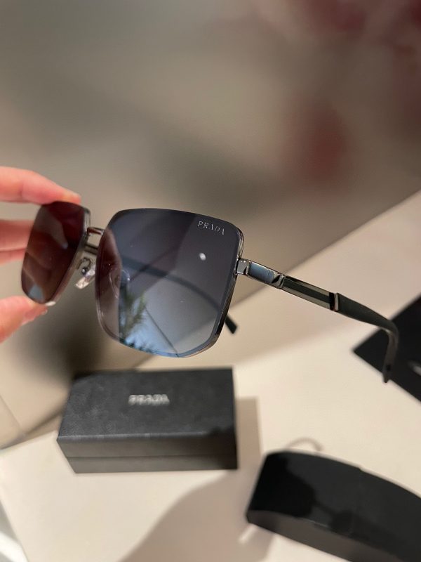 i1681311995_906_6.jpg Prada Men's polarized sunglasses