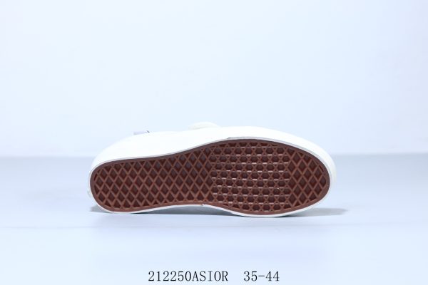 o_1gq4qooeqg6mksvqhenkih885k.jpg Fear Of God x Vans Slip-On 47V DX