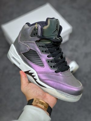WMNS Air Jordan 5 RetroIridescent Oil Grey