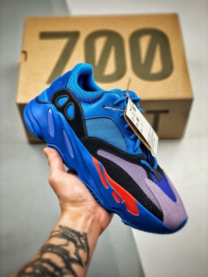 Adidas Yeezy 700