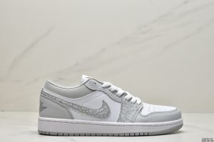 NK Air Jordan 1 LowBreathe/Triple White