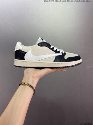 Travis Scott x Air Jordan 1  Reverse Mocha