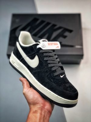 Air Force 1 '07 Low Black and White