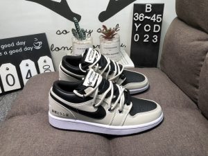 Air Jordan 1 Mid AJ1